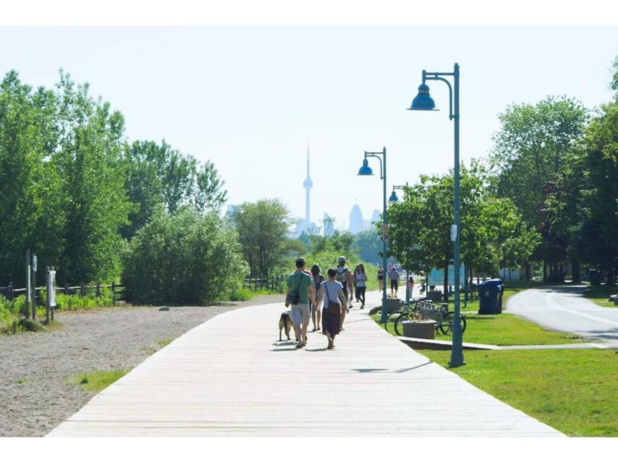 Lovely Leslieville, Exploring Nature In The City Τορόντο Εξωτερικό φωτογραφία